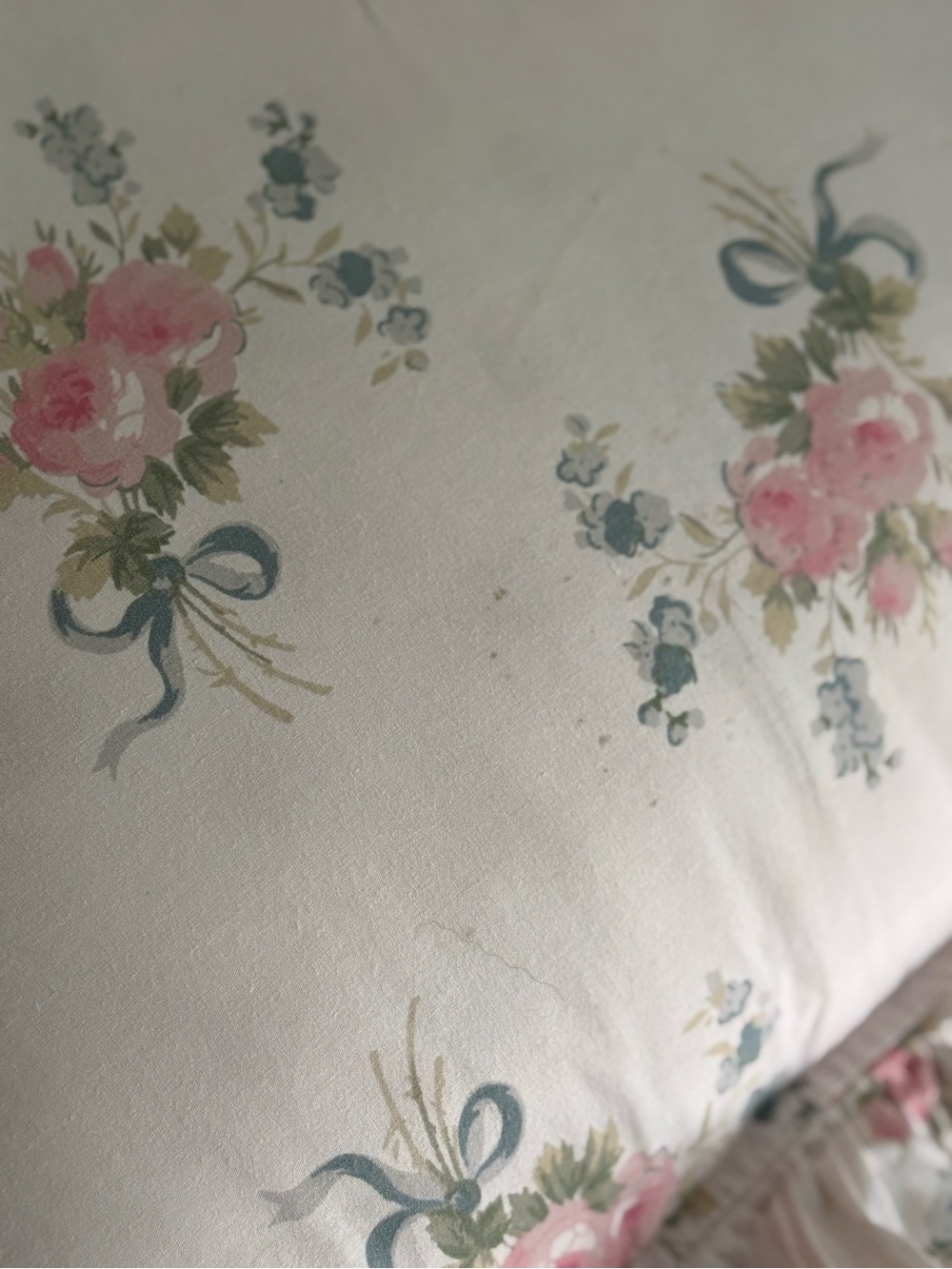 Simply Shabby Chic Pink Ruffle Pilllow Has Flaw See photos - Picture 3 of 12
